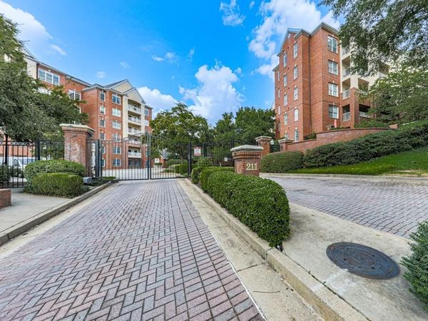 211 COLONIAL HOMES Drive NW, Unit 2501, Atlanta, GA 30309