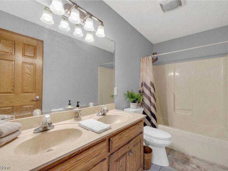 24235 Ridge Road , East Rochester, OH 44625 Photo 10