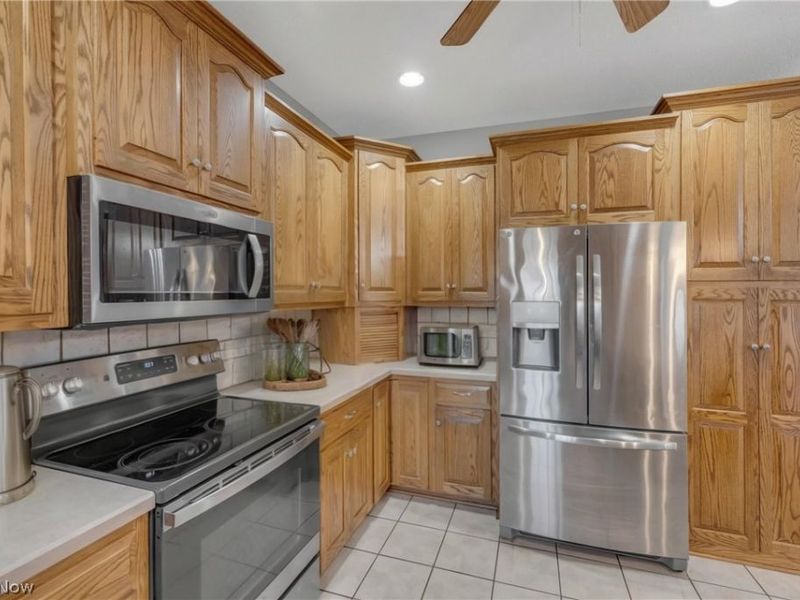 24235 Ridge Road , East Rochester, OH 44625 Photo 5