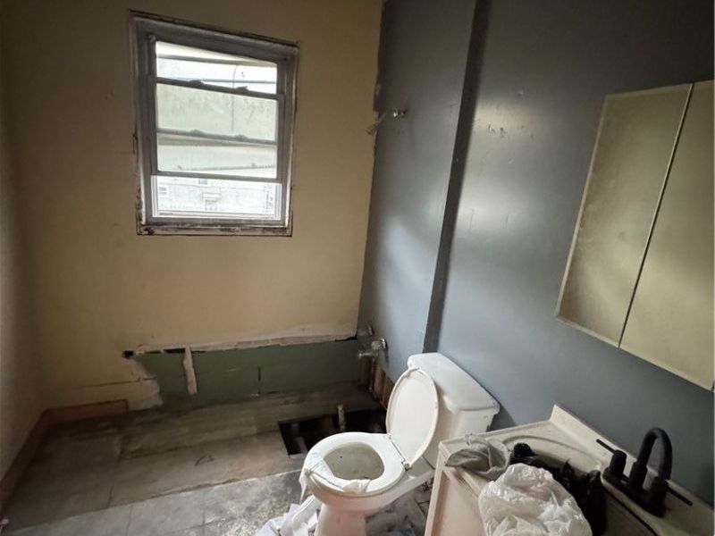 563 E 103rd Street , Cleveland, OH 44108 Photo 18