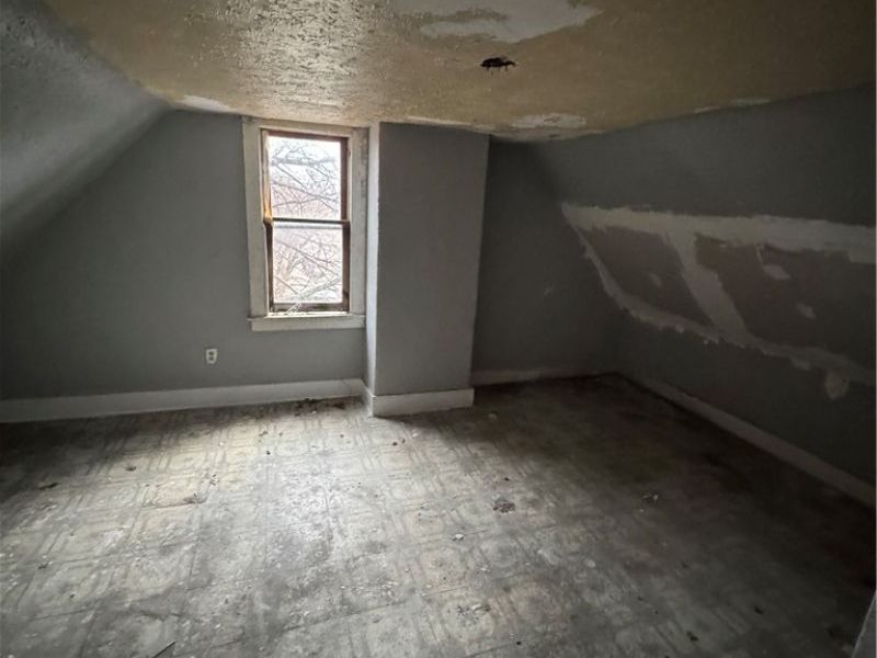 563 E 103rd Street , Cleveland, OH 44108 Photo 25