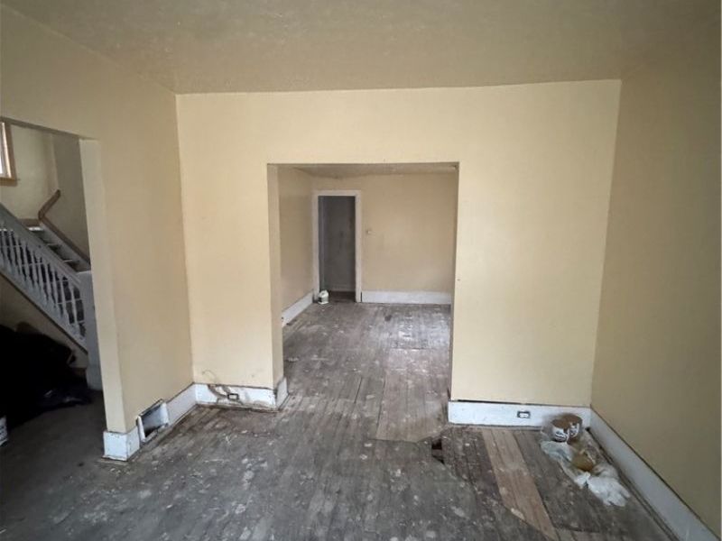 563 E 103rd Street , Cleveland, OH 44108 Photo 3