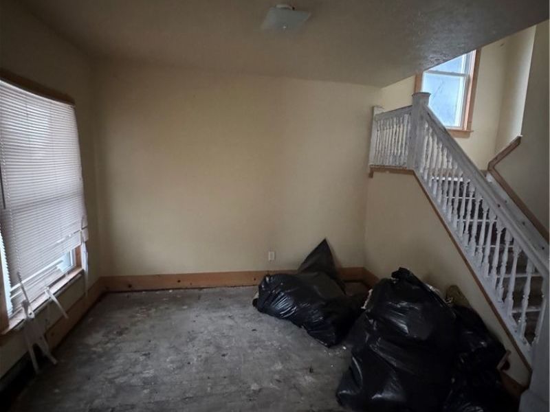 563 E 103rd Street , Cleveland, OH 44108 Photo 4