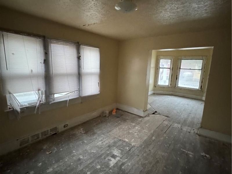 563 E 103rd Street , Cleveland, OH 44108 Photo 6