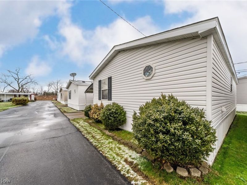 2700 Brookpark Road, Unit 513, Cleveland, OH 44134 Photo 3