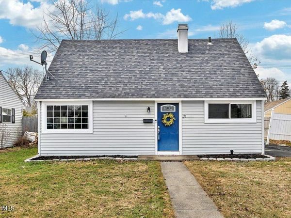 21 Jase Court, Albany, NY 12208