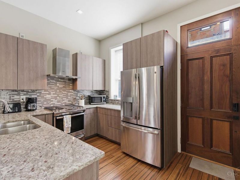 206 Wade Street, Cincinnati, OH 45202 Photo 3