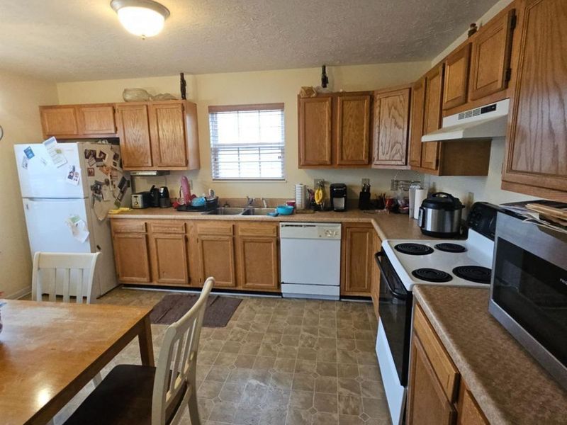 3340 Brodbeck Place, Cincinnati, OH 45211 Photo 4