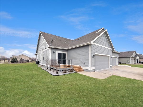 2040 SW Cascade Falls Drive , Ankeny, IA 50023