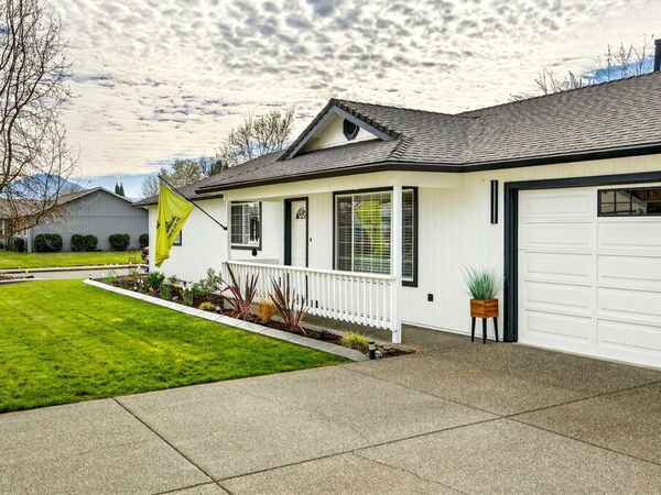 934 Pittview Avenue, Central Point, OR 97502