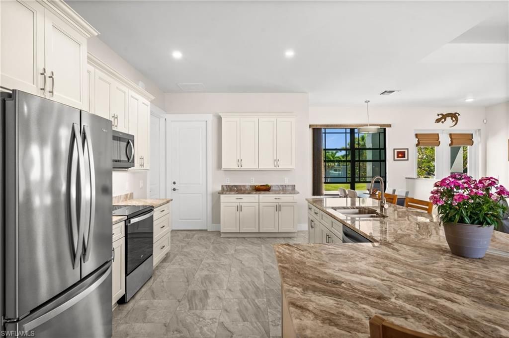 2443 Carambola Ln, Saint James City, FL 33956 Photo