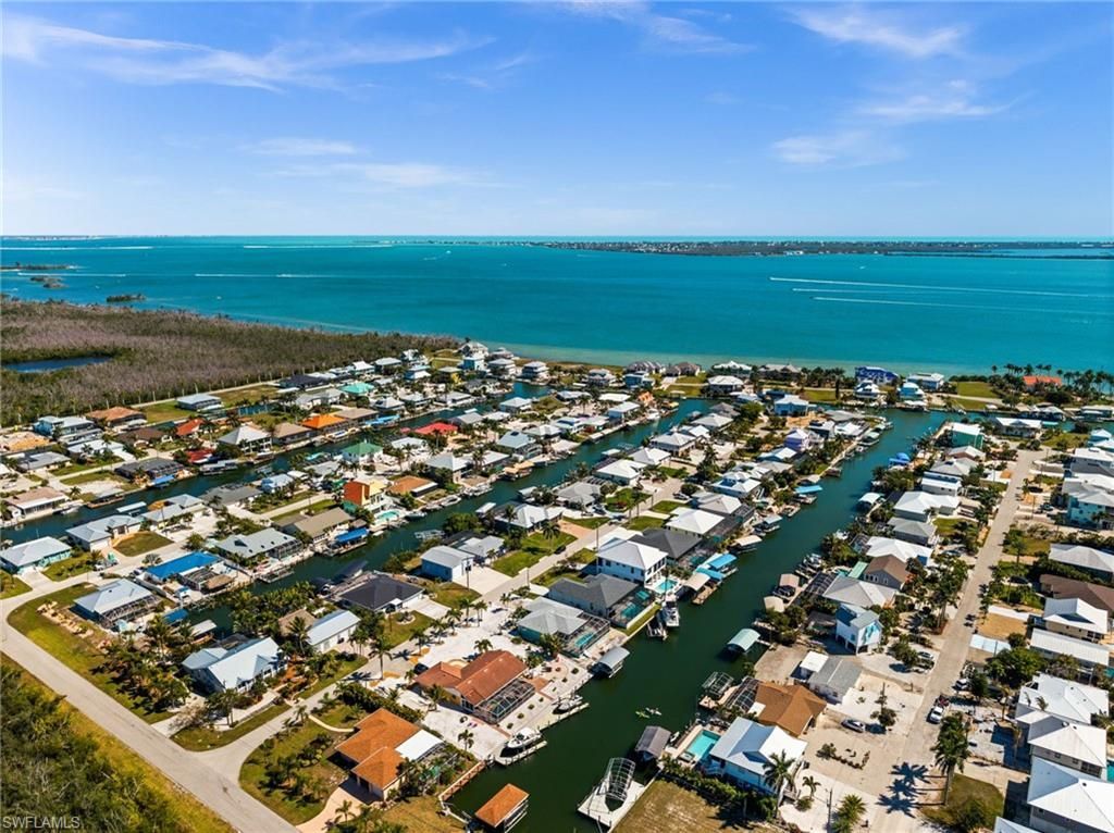 2443 Carambola Ln, Saint James City, FL 33956 Photo