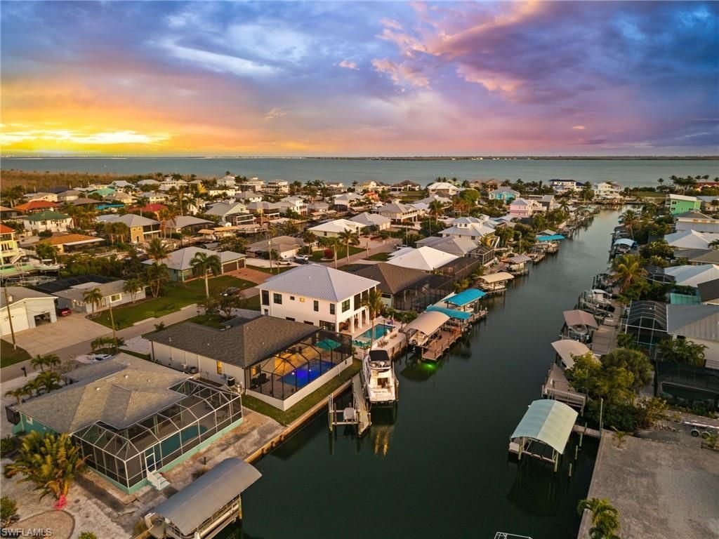 2443 Carambola Ln, Saint James City, FL 33956 Photo