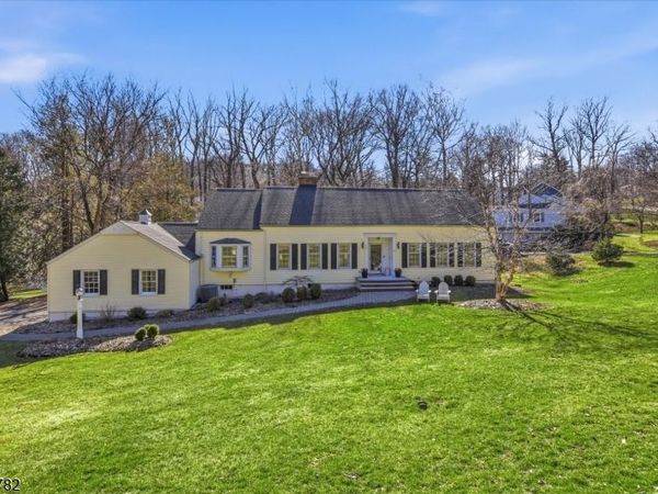 20 Fieldstone Dr, Morris, NJ 07960