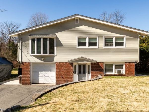 533 Atlas Rd, Roxbury, NJ 07850
