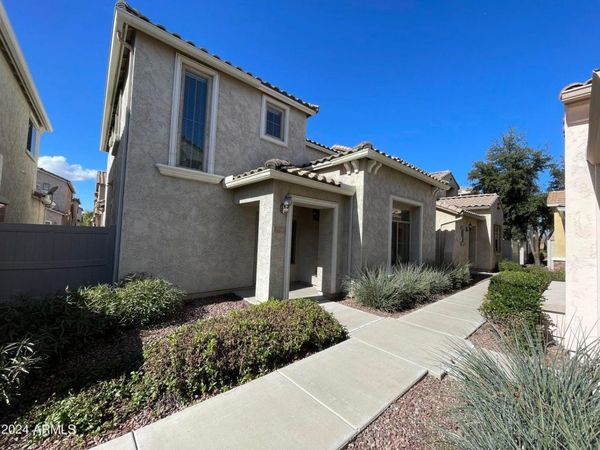 1940 W Faria Lane, Phoenix, AZ 85023