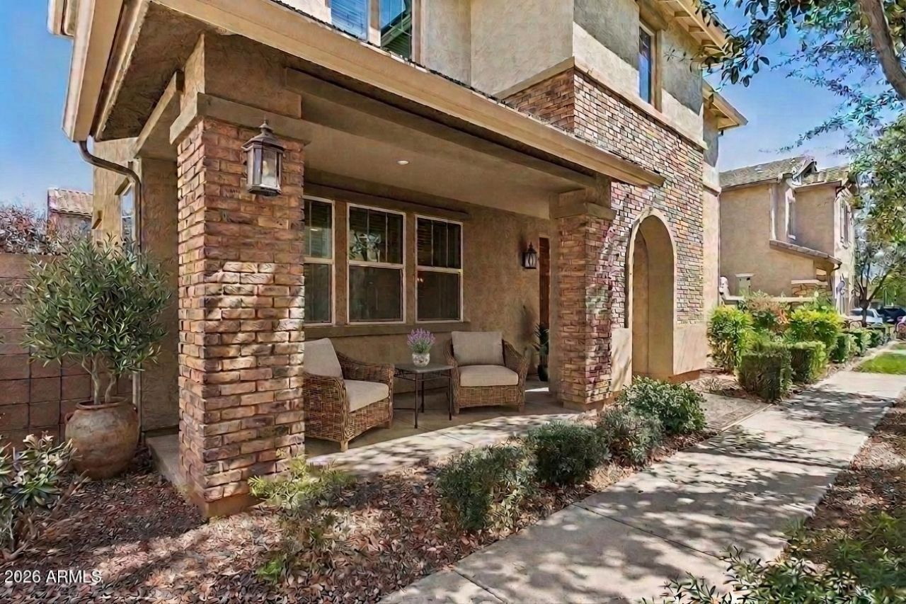 922 S Agnes Lane, Gilbert, AZ 85296 Main Photo