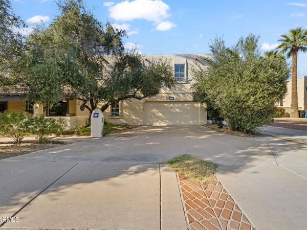 14 E ORANGEWOOD Avenue, Phoenix, AZ 85020