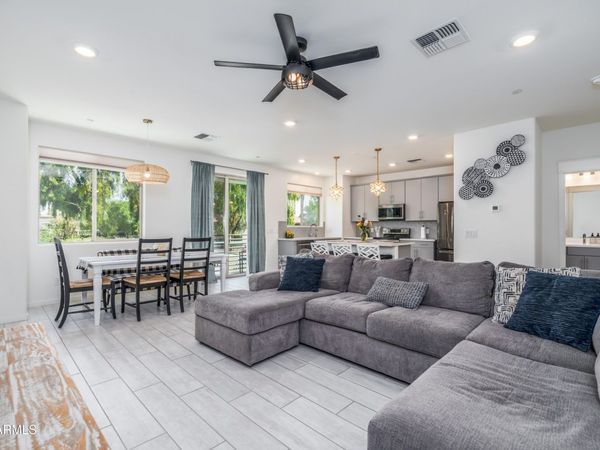 300 N GILA SPRINGS Boulevard, Unit 212, Chandler, AZ 85226