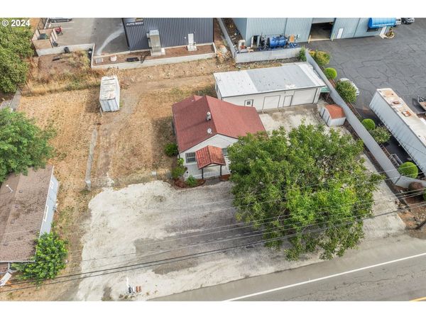 16265 SE HIGHWAY 224, Damascus, OR 97089