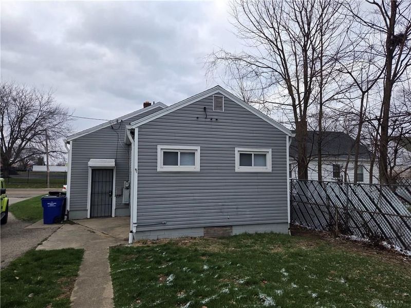 3234 Oakridge Drive, Dayton, OH 45417 Photo 3