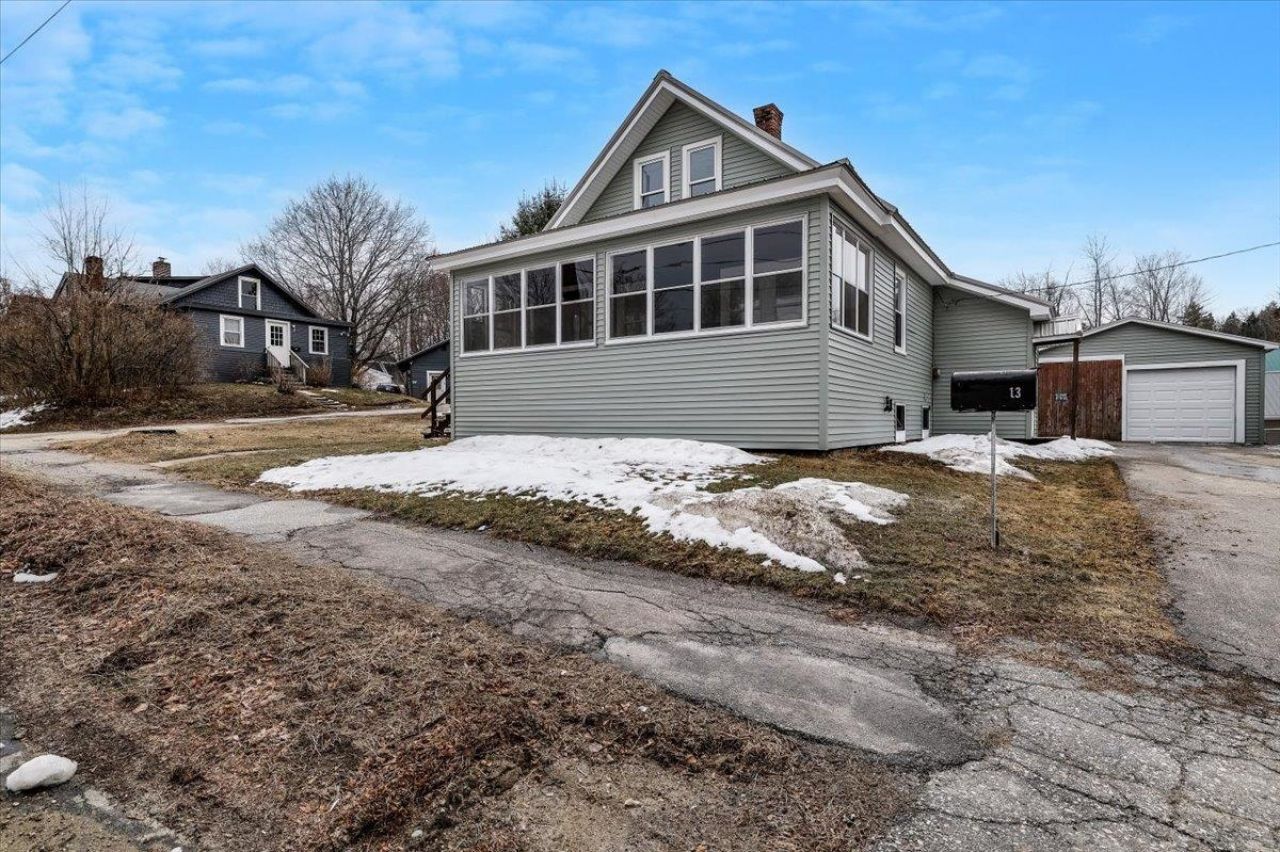 13 Hawthorne Street, Plymouth, NH 03264 Main Photo