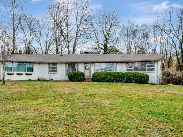 7867 Highway 100 , Nashville, TN 37221