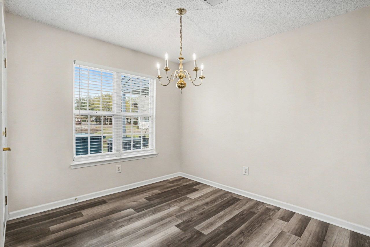 1037 Stanton Pl. Photo 5