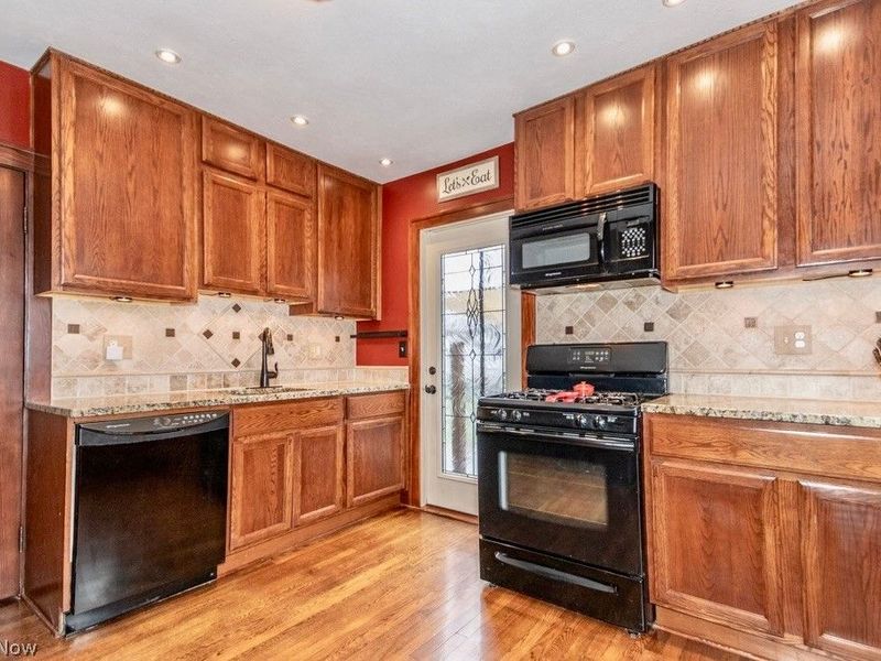 1383 Churchill Road, Lyndhurst, OH 44124 Photo 11