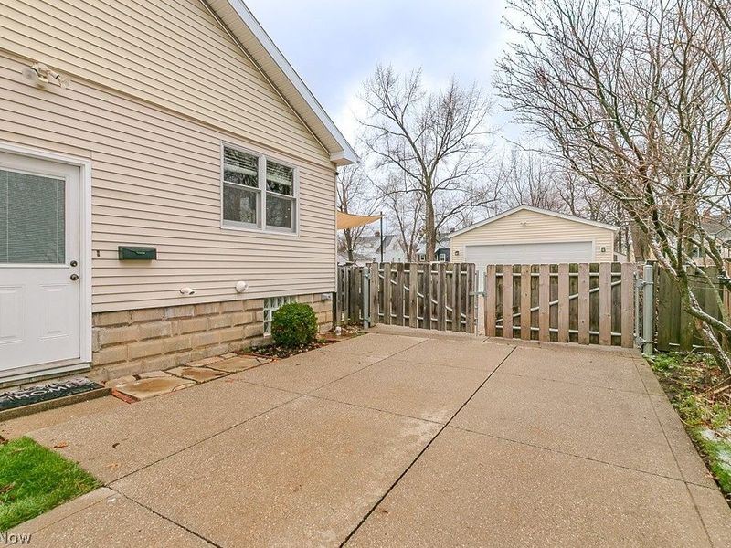 1383 Churchill Road, Lyndhurst, OH 44124 Photo 39