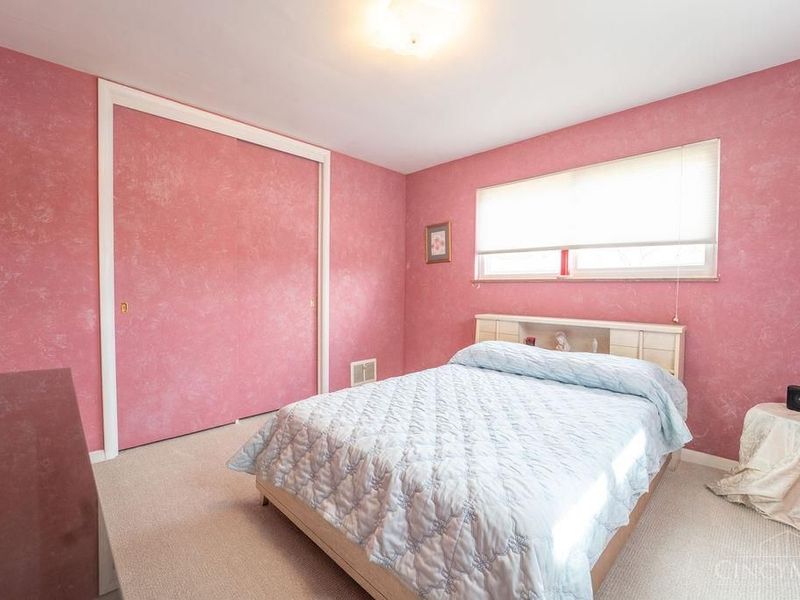 3323 Bellehaven Court, Green Township, OH 45248 Photo 11