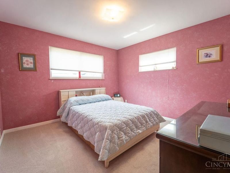 3323 Bellehaven Court, Green Township, OH 45248 Photo 12