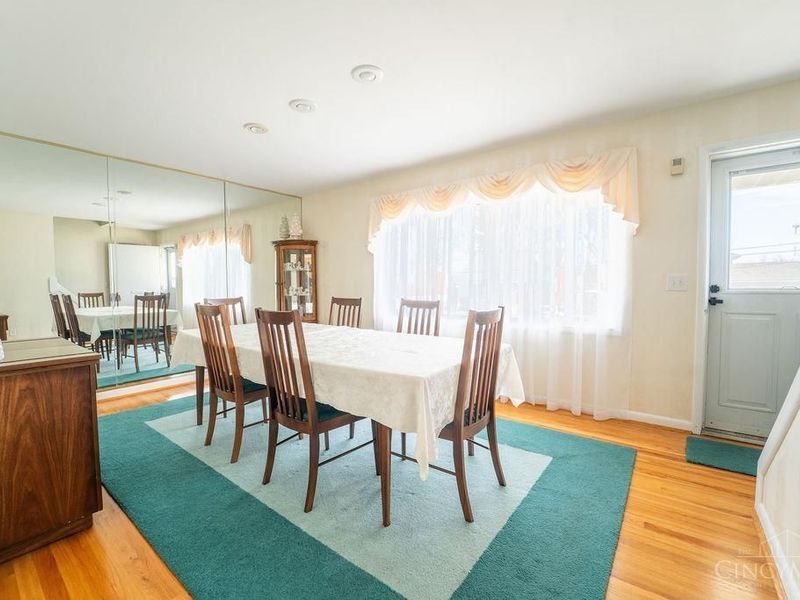 3323 Bellehaven Court, Green Township, OH 45248 Photo 3