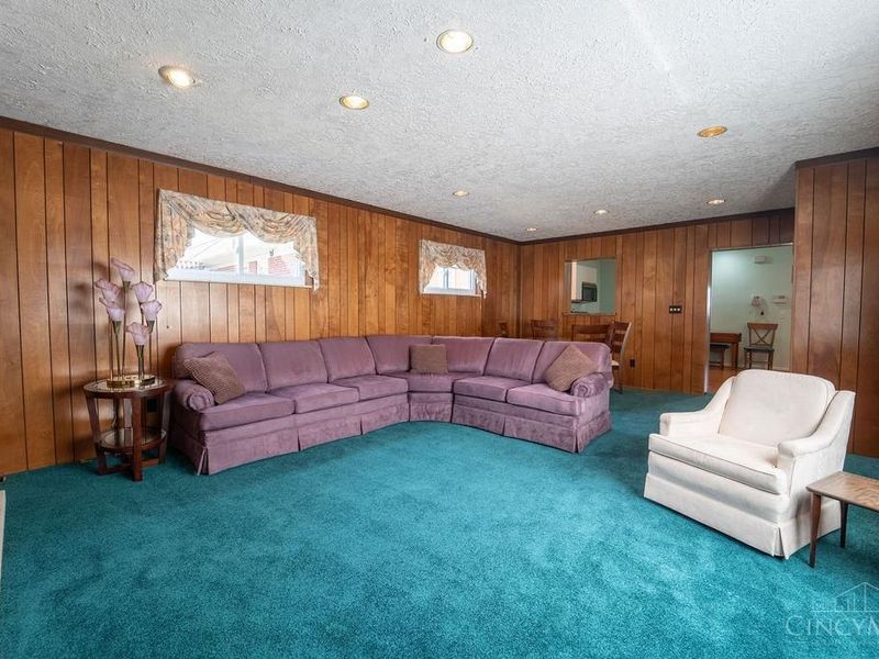 3323 Bellehaven Court, Green Township, OH 45248 Photo 7