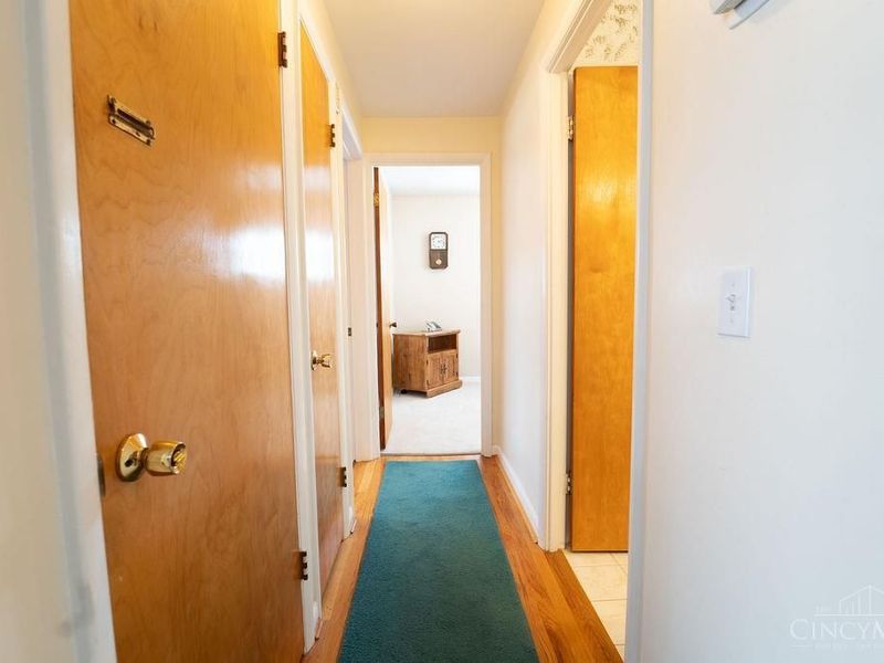 3323 Bellehaven Court, Green Township, OH 45248 Photo 9