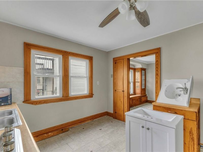 9705 S Highland Avenue, Garfield Heights, OH 44125 Photo 10