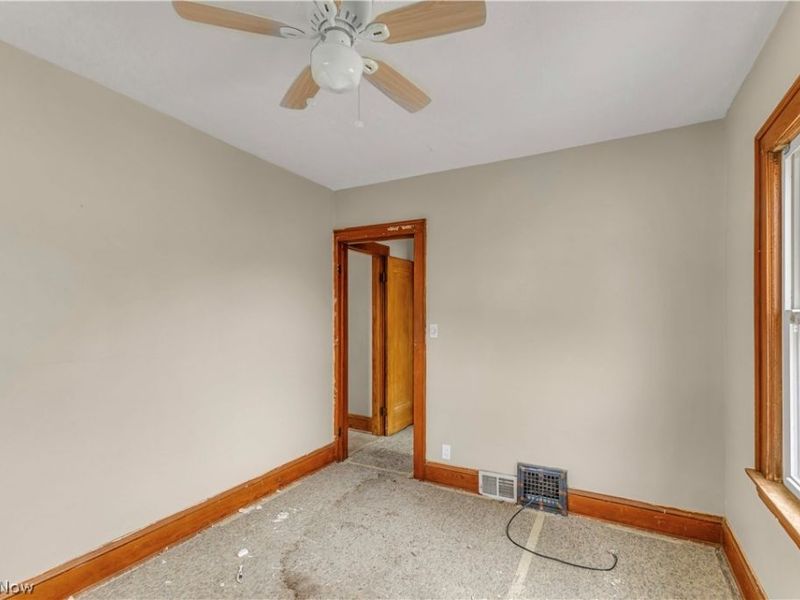 9705 S Highland Avenue, Garfield Heights, OH 44125 Photo 12