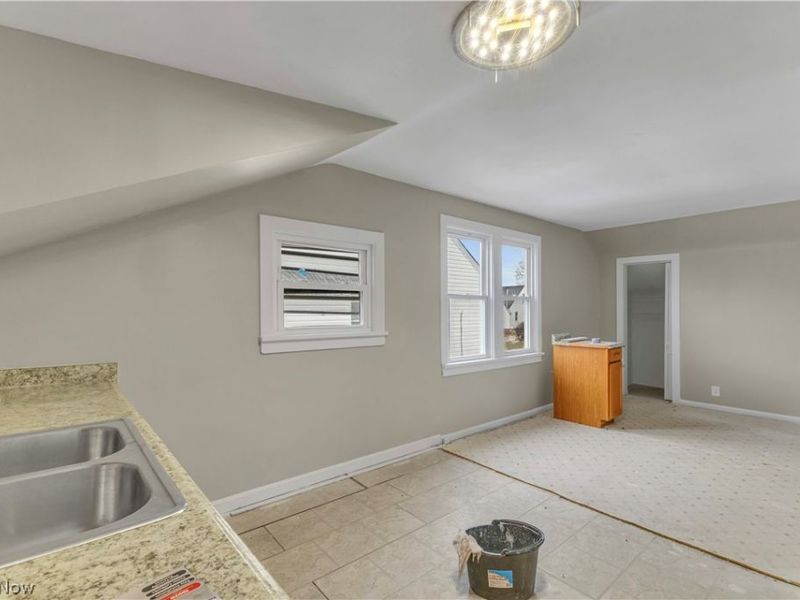 9705 S Highland Avenue, Garfield Heights, OH 44125 Photo 16