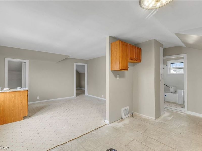 9705 S Highland Avenue, Garfield Heights, OH 44125 Photo 17