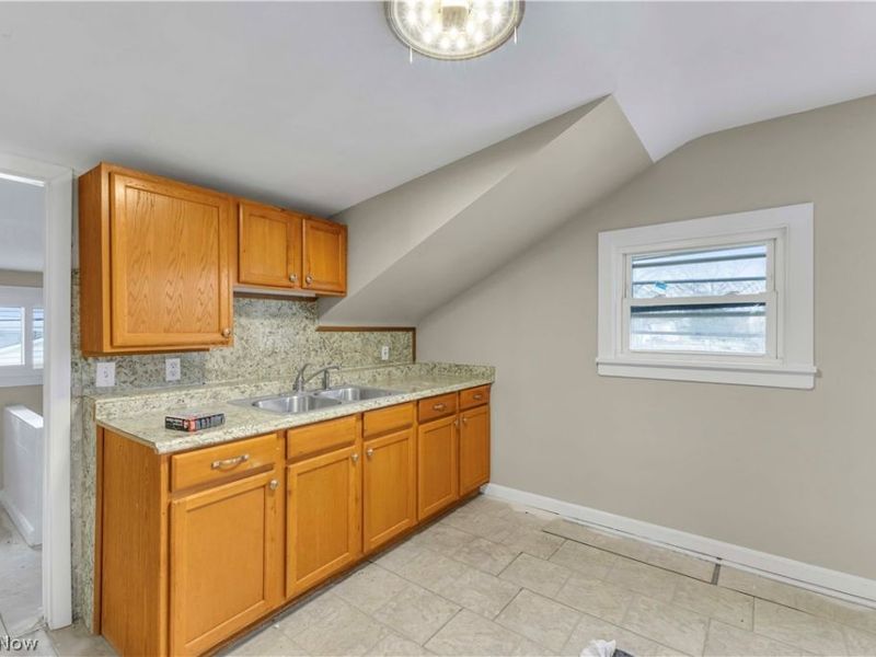 9705 S Highland Avenue, Garfield Heights, OH 44125 Photo 18