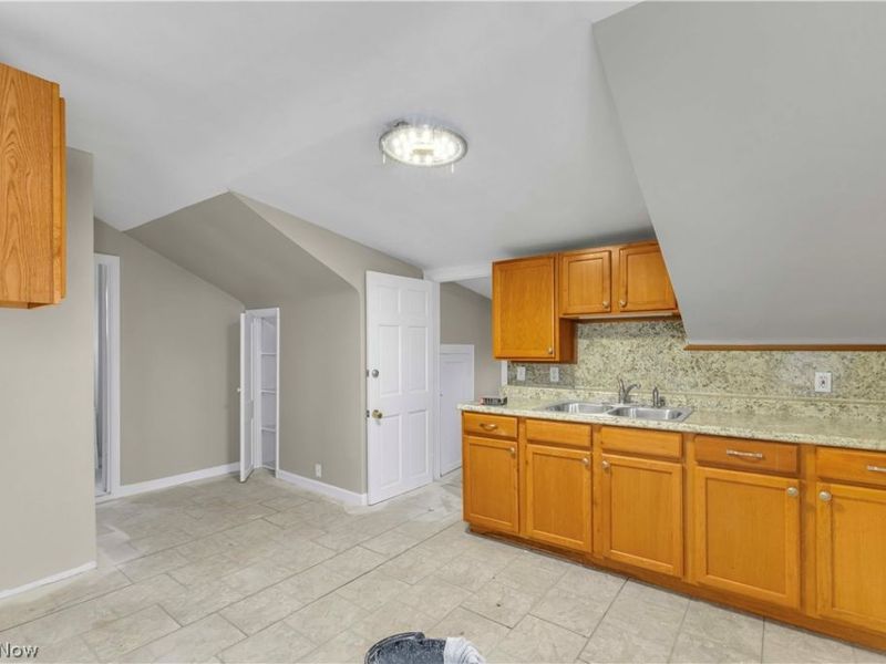 9705 S Highland Avenue, Garfield Heights, OH 44125 Photo 19