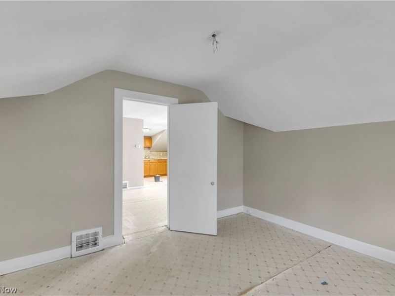 9705 S Highland Avenue, Garfield Heights, OH 44125 Photo 21