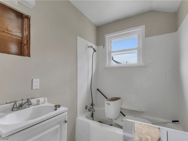 9705 S Highland Avenue, Garfield Heights, OH 44125 Photo 24