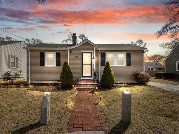 54 Huntington Ave, Dartmouth, MA 02747