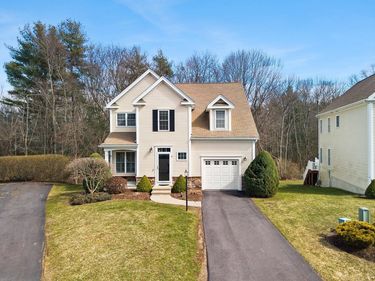 16 Fieldstone Dr, Unit 16, Raynham, MA 02767