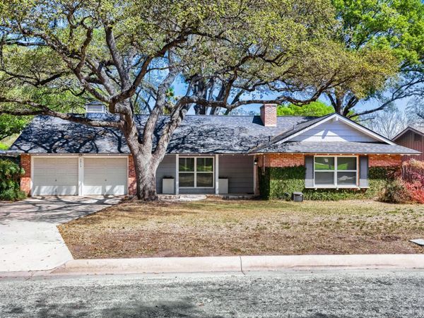 2915 Oakleaf Dr, San Antonio, TX 78209