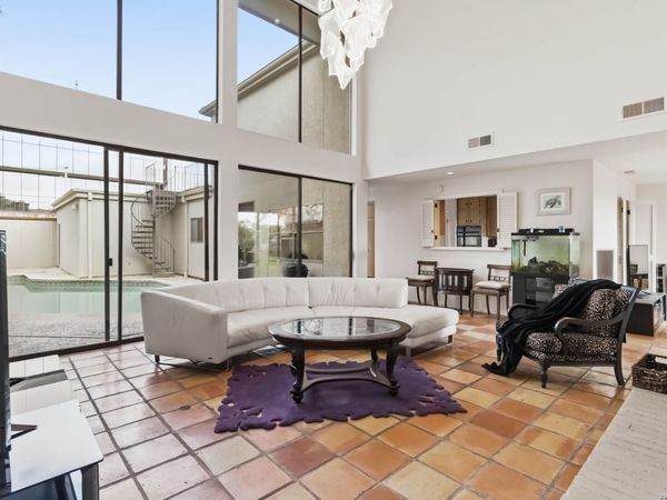 7609 N Songbird, San Antonio, TX 78229