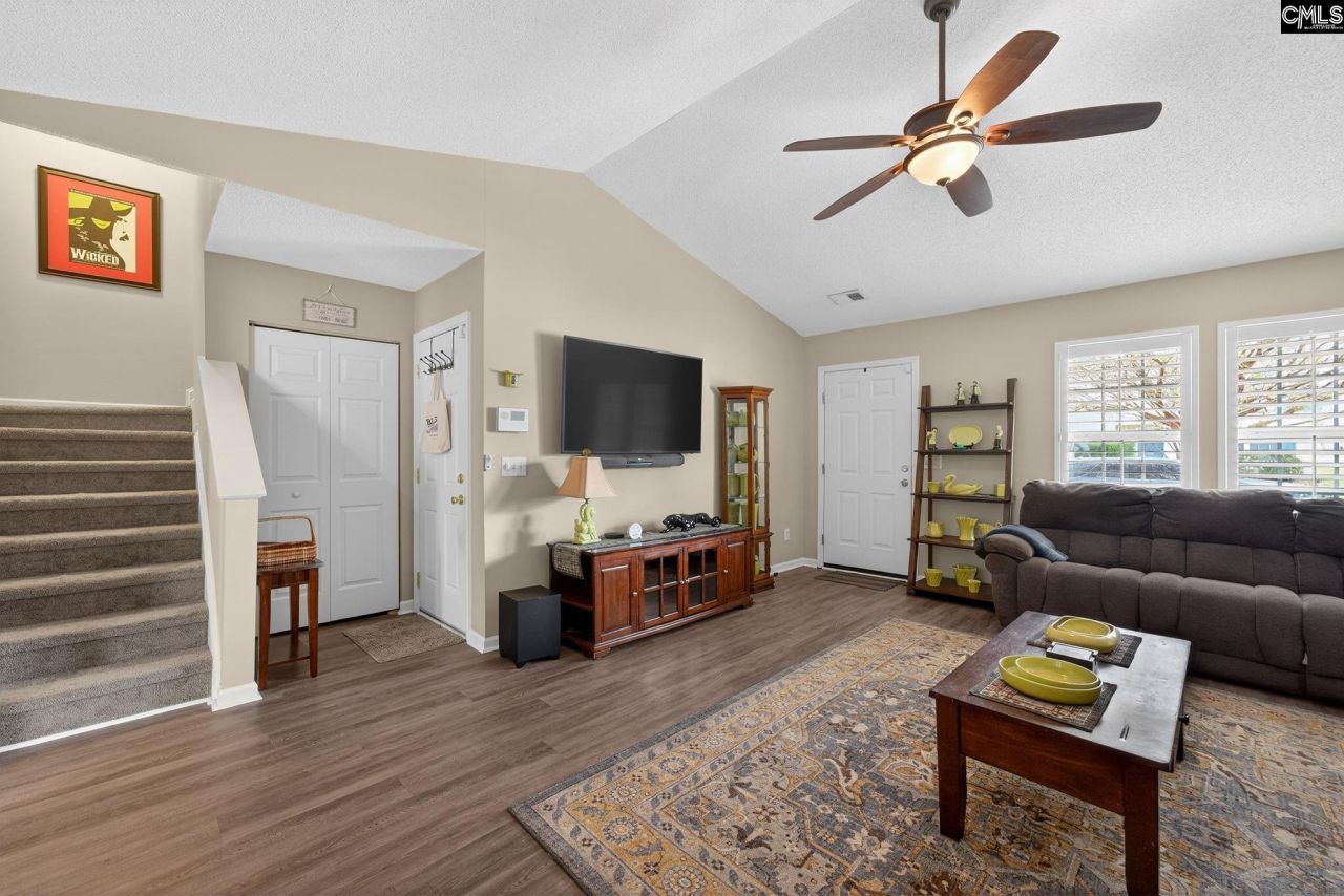 201 Chapelwood Drive Photo 8