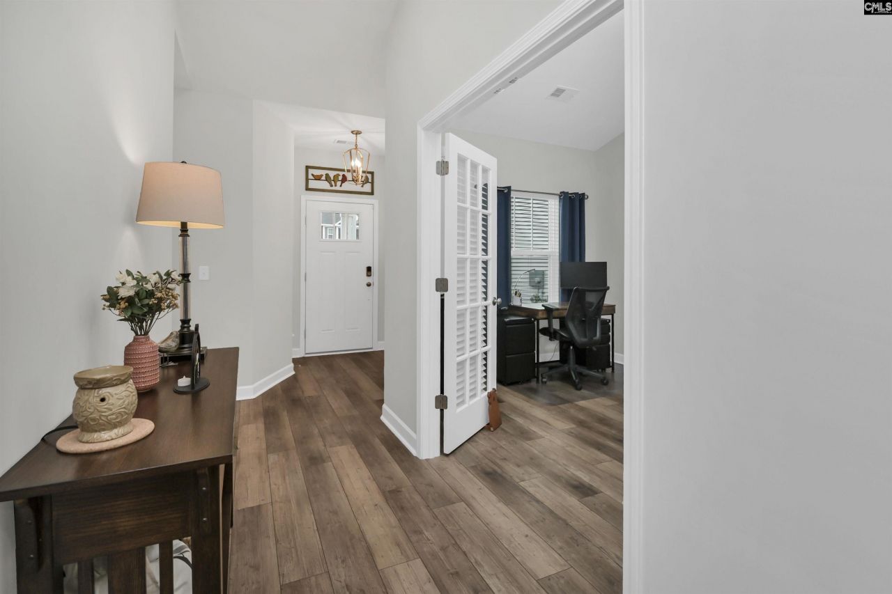 619 Hiawatha Drive Photo 4