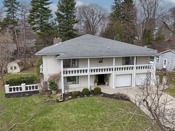 1217 El Camino Drive NW, Grand Rapids, MI 49504